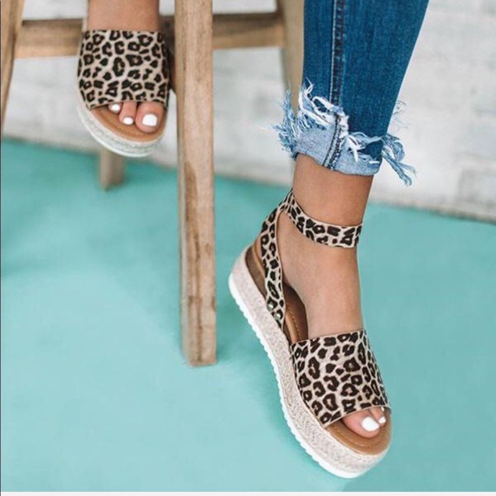 “Emilia”leopard Faux leather Espadrilles platforms - Picture 2 of 8